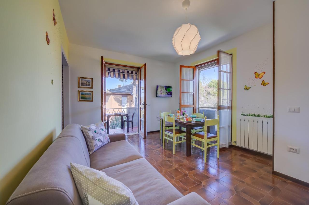 Villa Fiorita Apartments - Happy Rentals 시르미오네 외부 사진