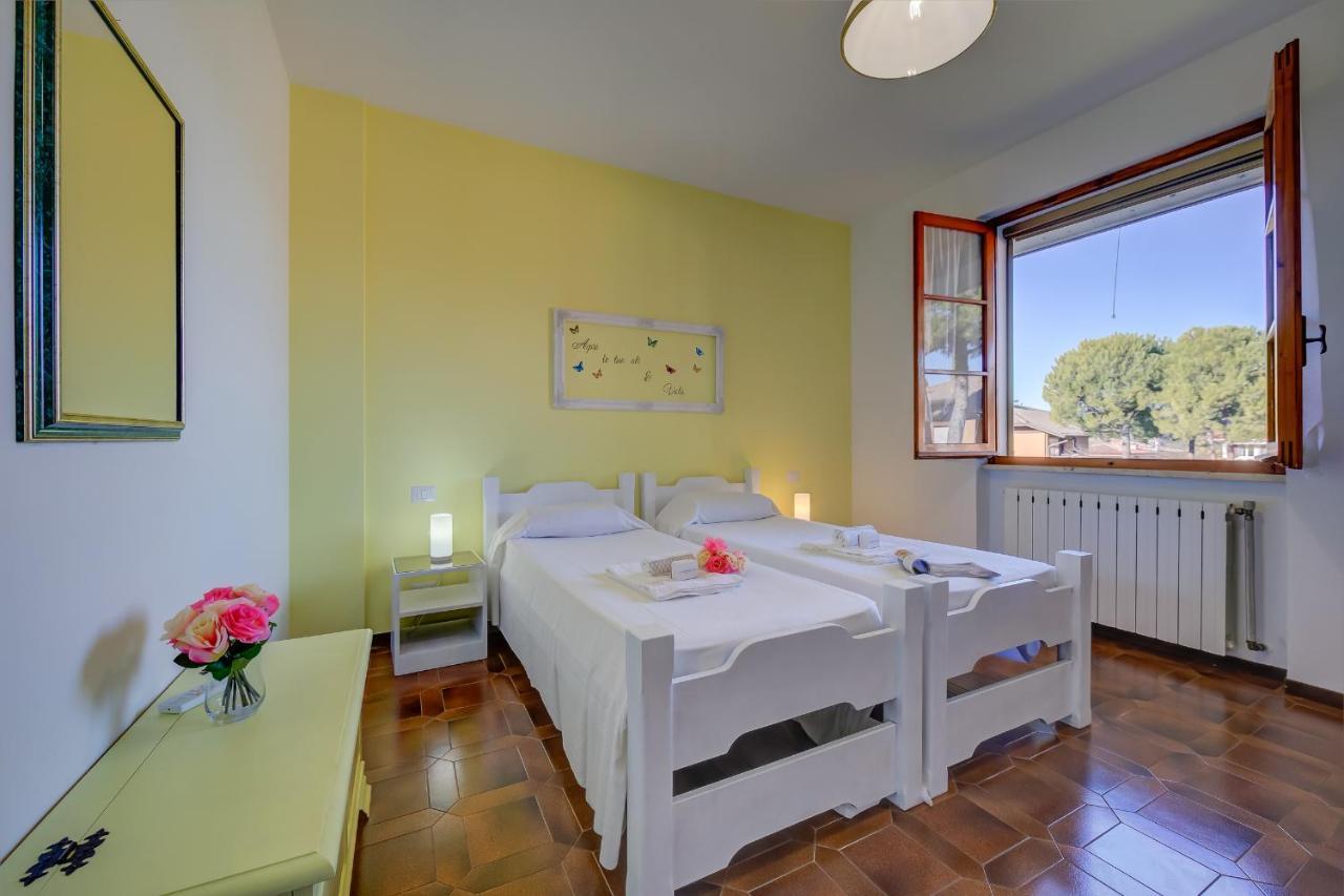 Villa Fiorita Apartments - Happy Rentals 시르미오네 외부 사진