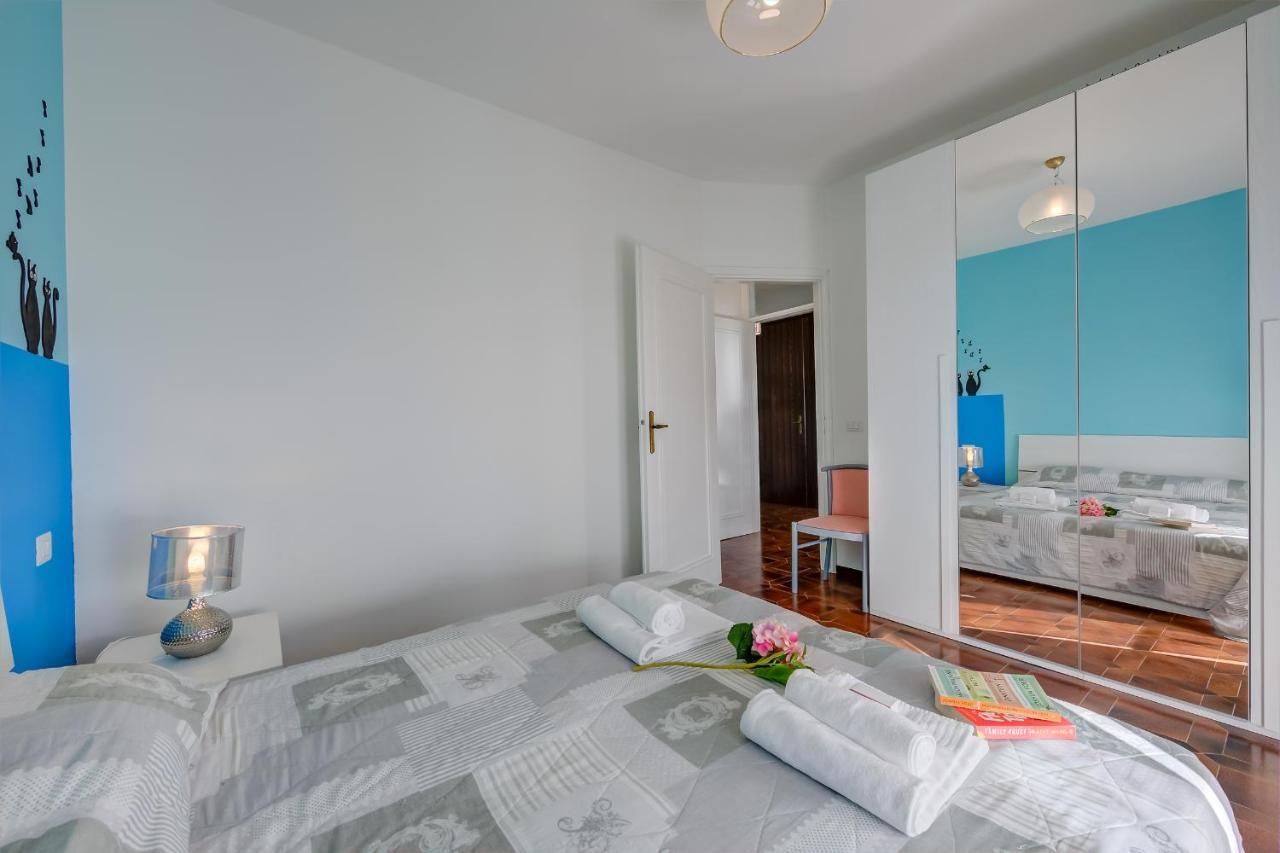 Villa Fiorita Apartments - Happy Rentals 시르미오네 외부 사진