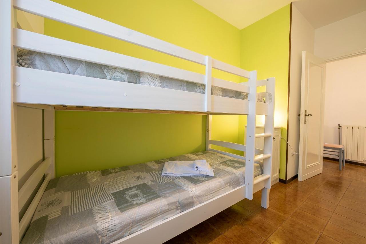 Villa Fiorita Apartments - Happy Rentals 시르미오네 외부 사진